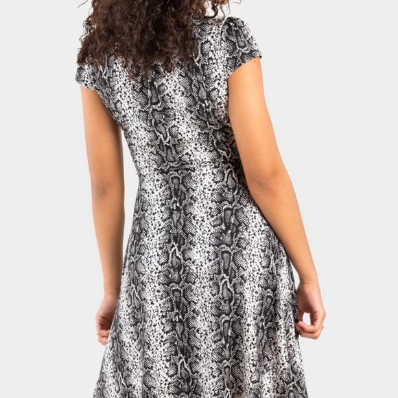 Francesca's | NWT Sandra Animal Print Wrap Dress - Picture 13 of 15